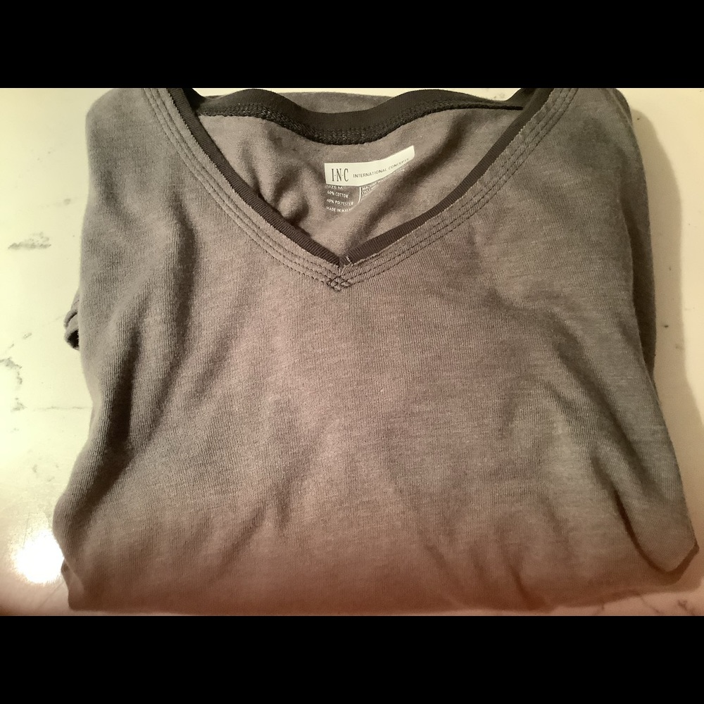 Men’s shirt sleeve v neck t shirt